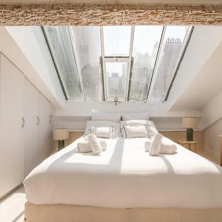 Bright And Chic Duplex With Ac, Heart Of 9th Apartment *