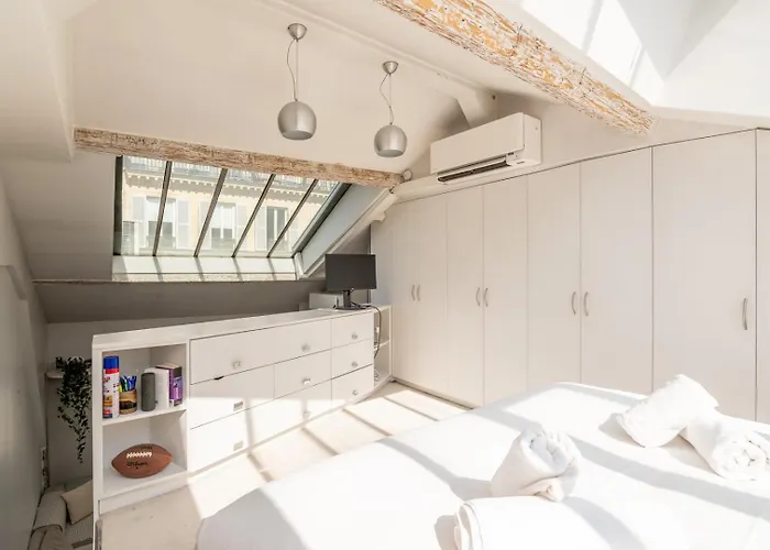 Bright And Chic Duplex With Ac, Heart Of 9th Daire